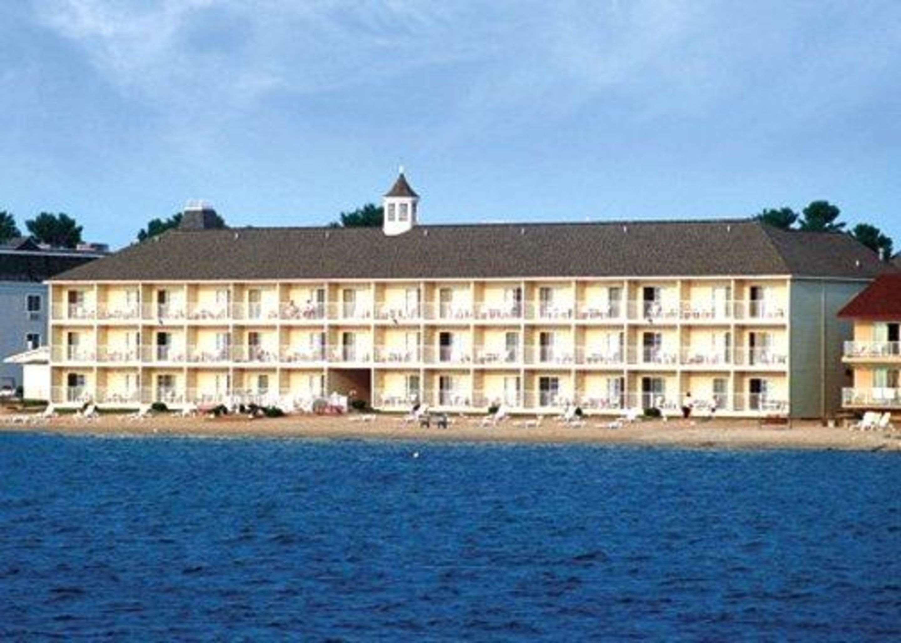 Comfort Inn Lakeside Mackinaw City Exterior foto